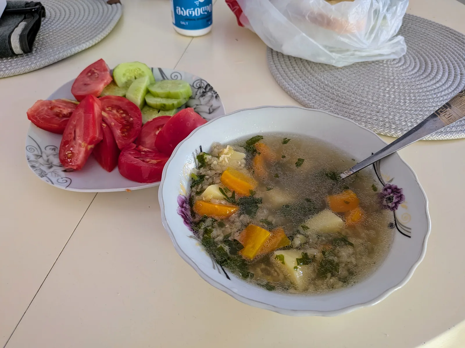2日目昼食の野菜スープ