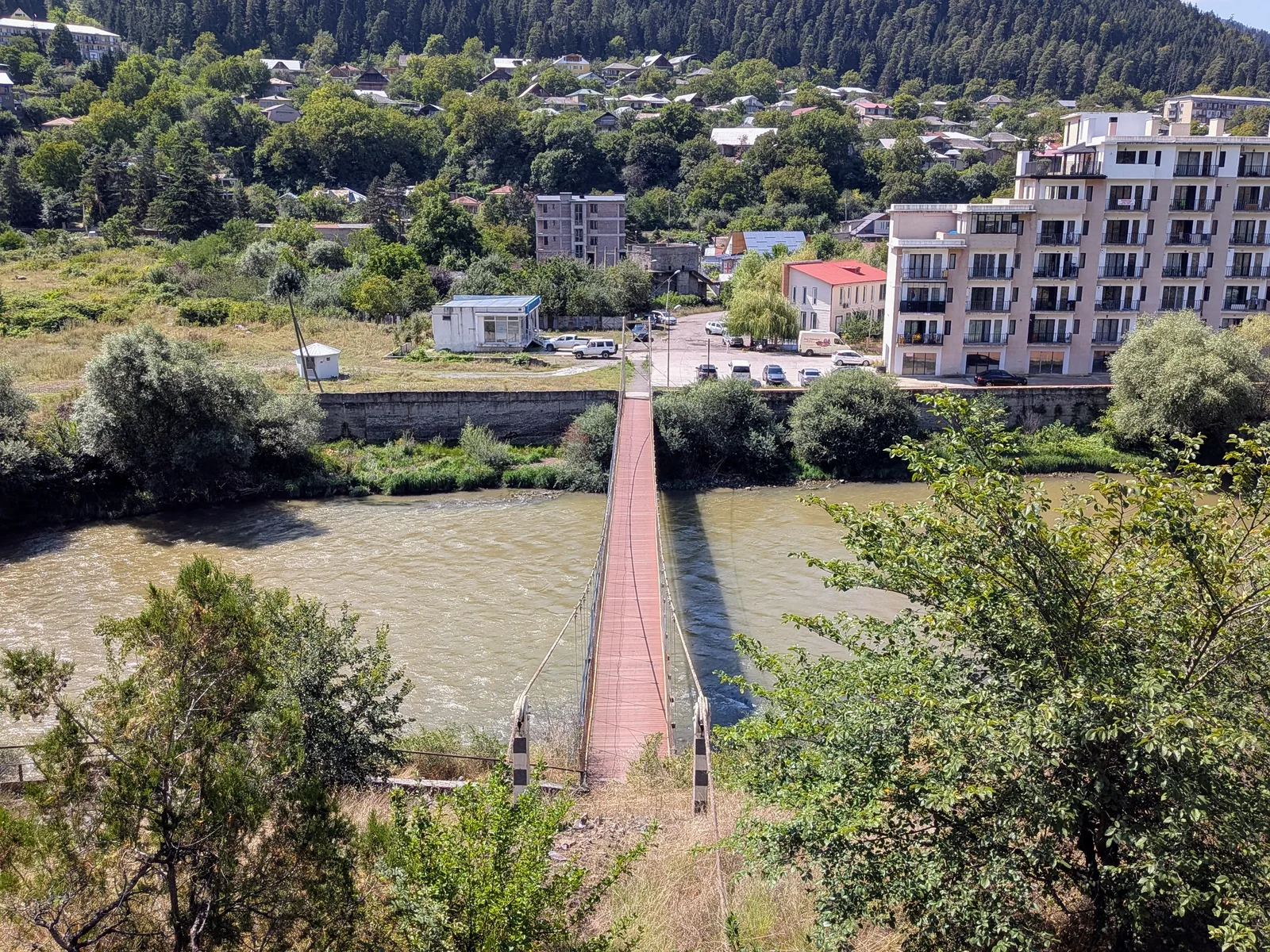 木造の歩道橋