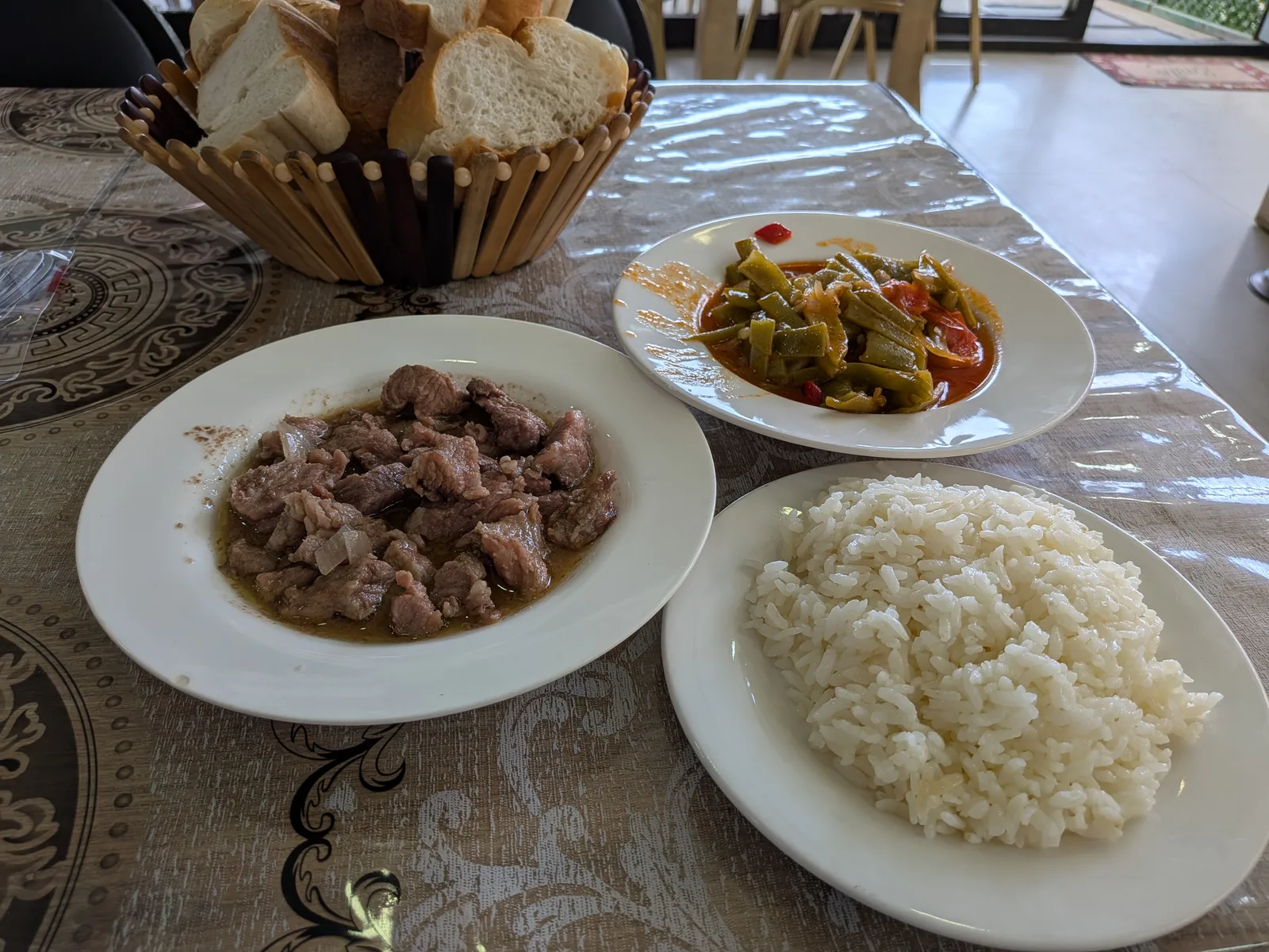昼食の三皿