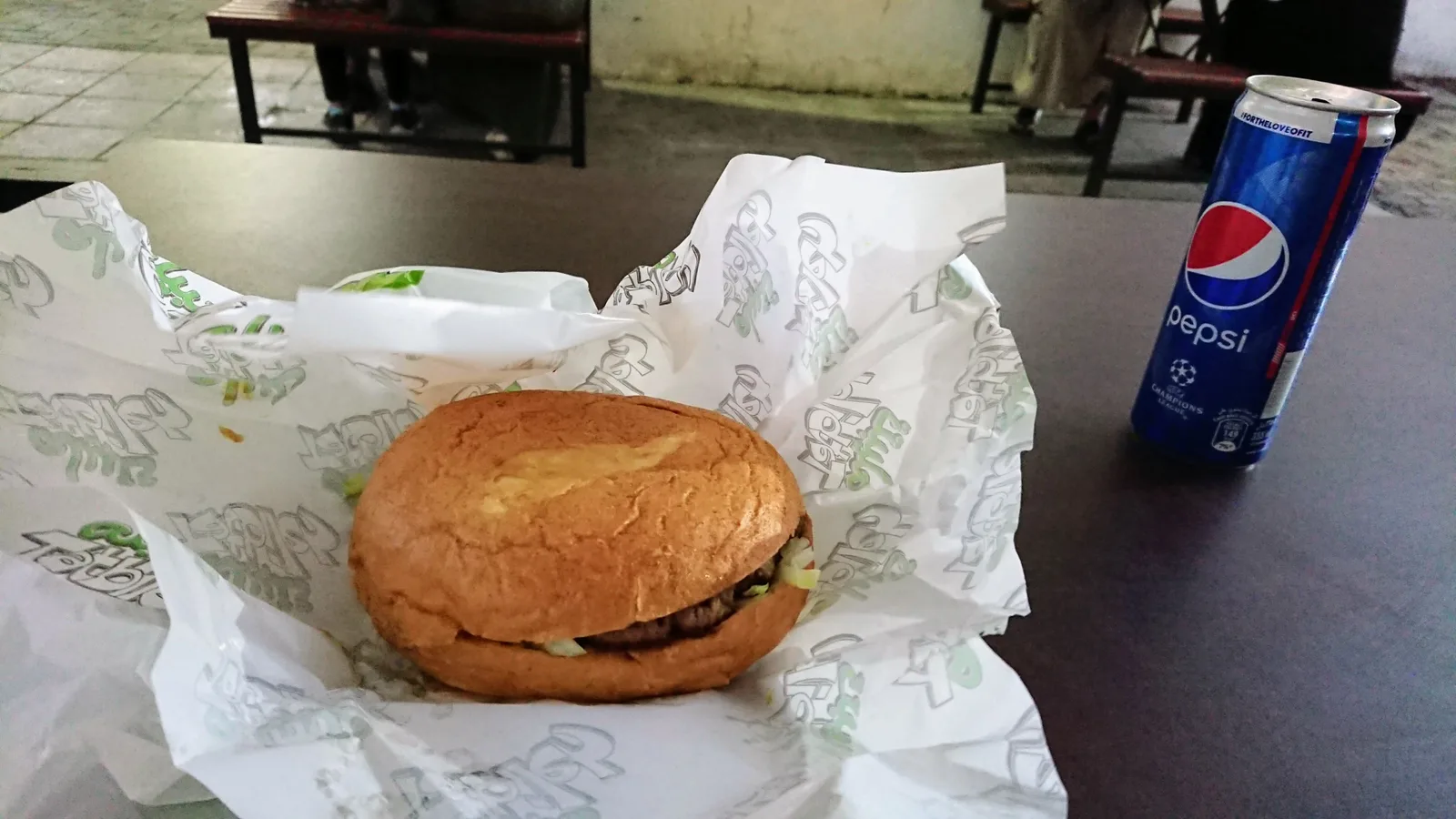 ハンバーガーの夕食
