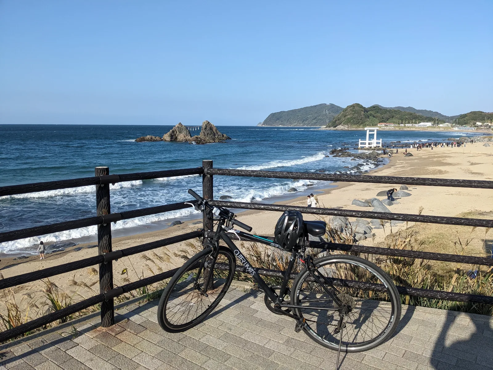糸島の海岸と自転車