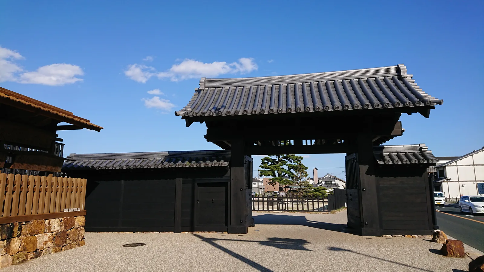 黒い大御門