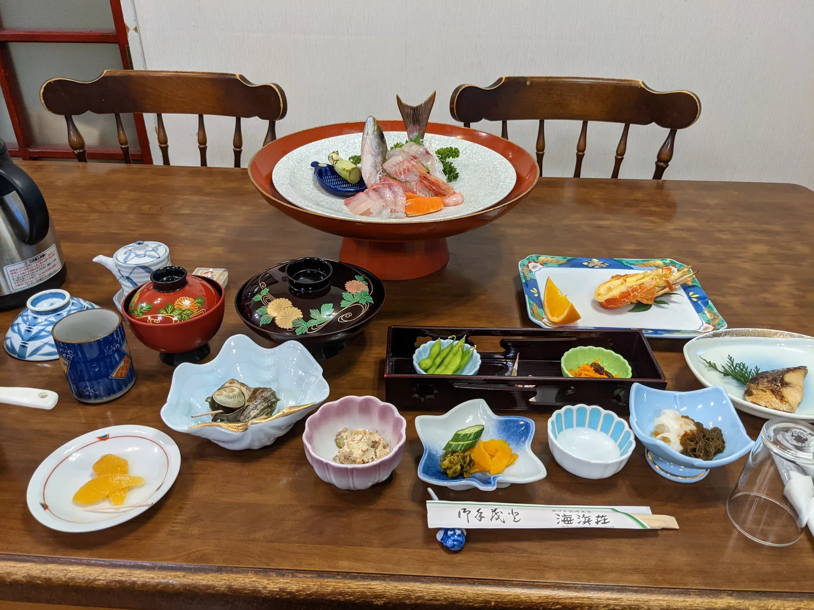 海の幸が並ぶ夕食