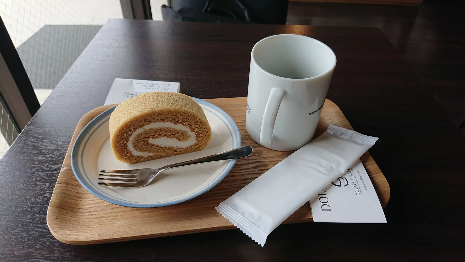 コーヒーとロールケーキ