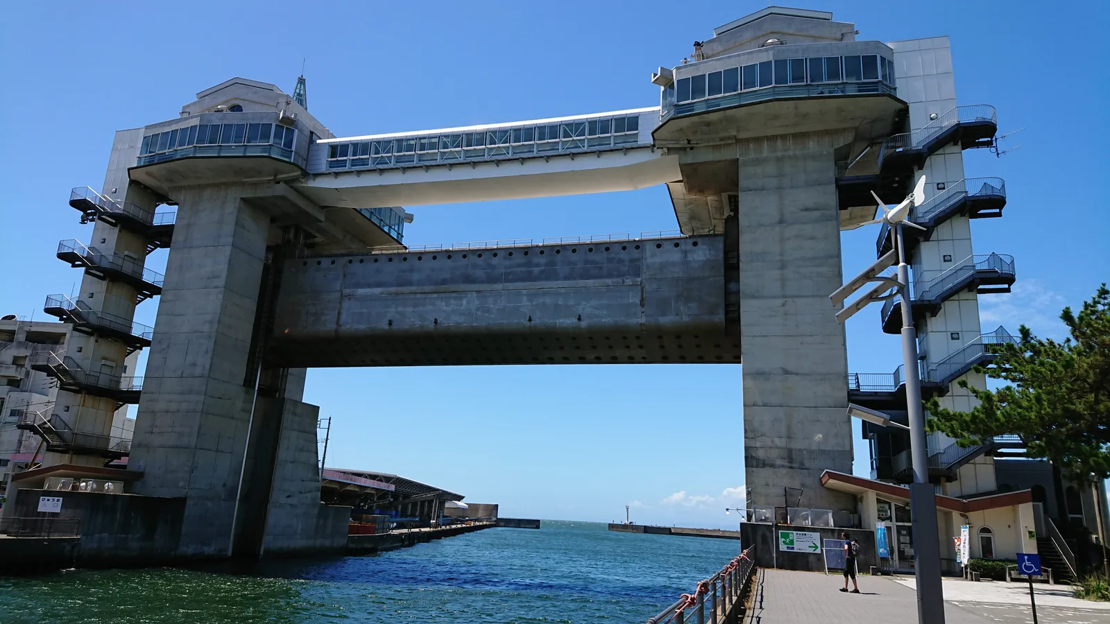 沼津港大型展望水門