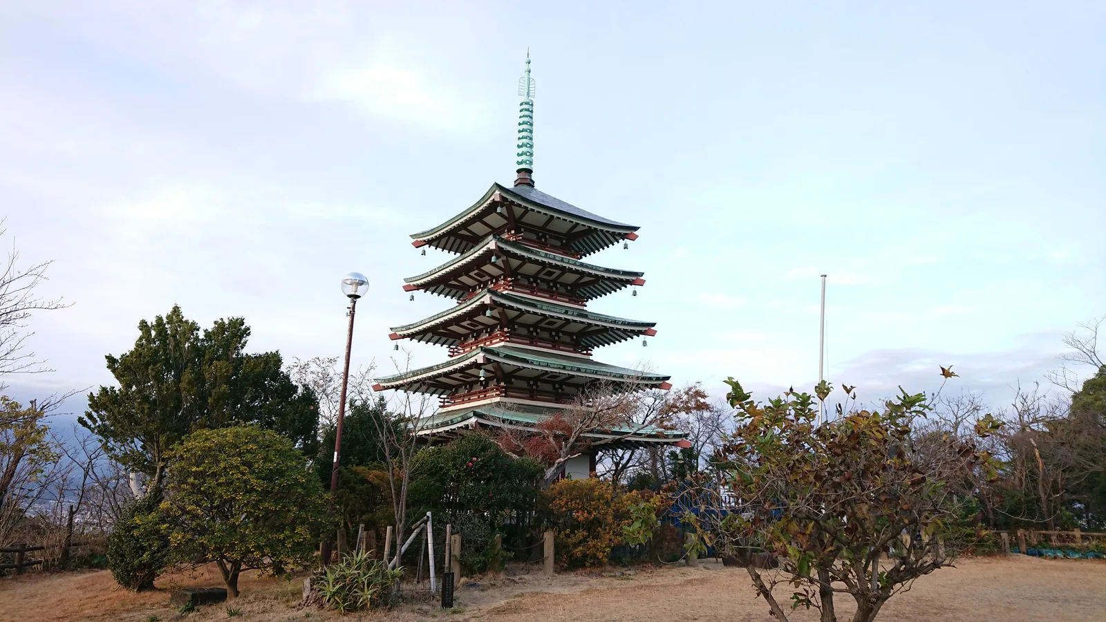 山上の五重塔