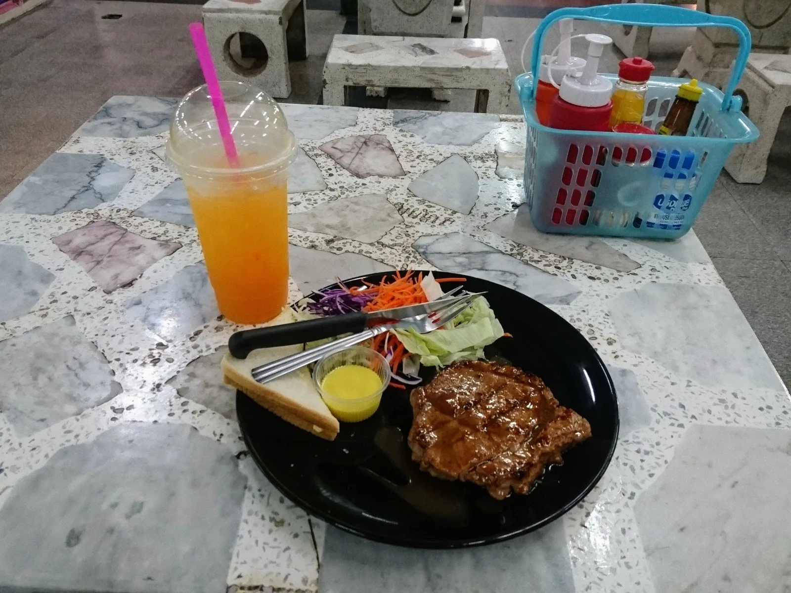 マーケットのステーキ