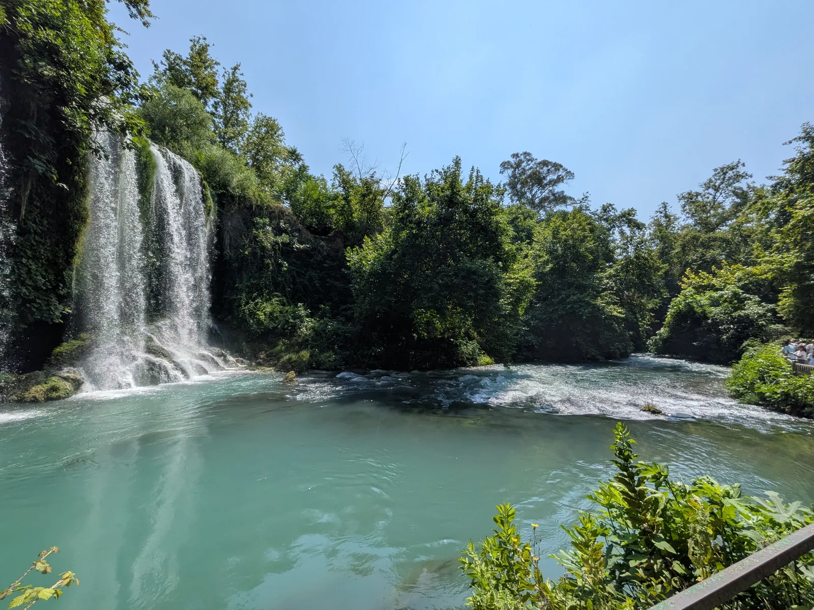滝の全景