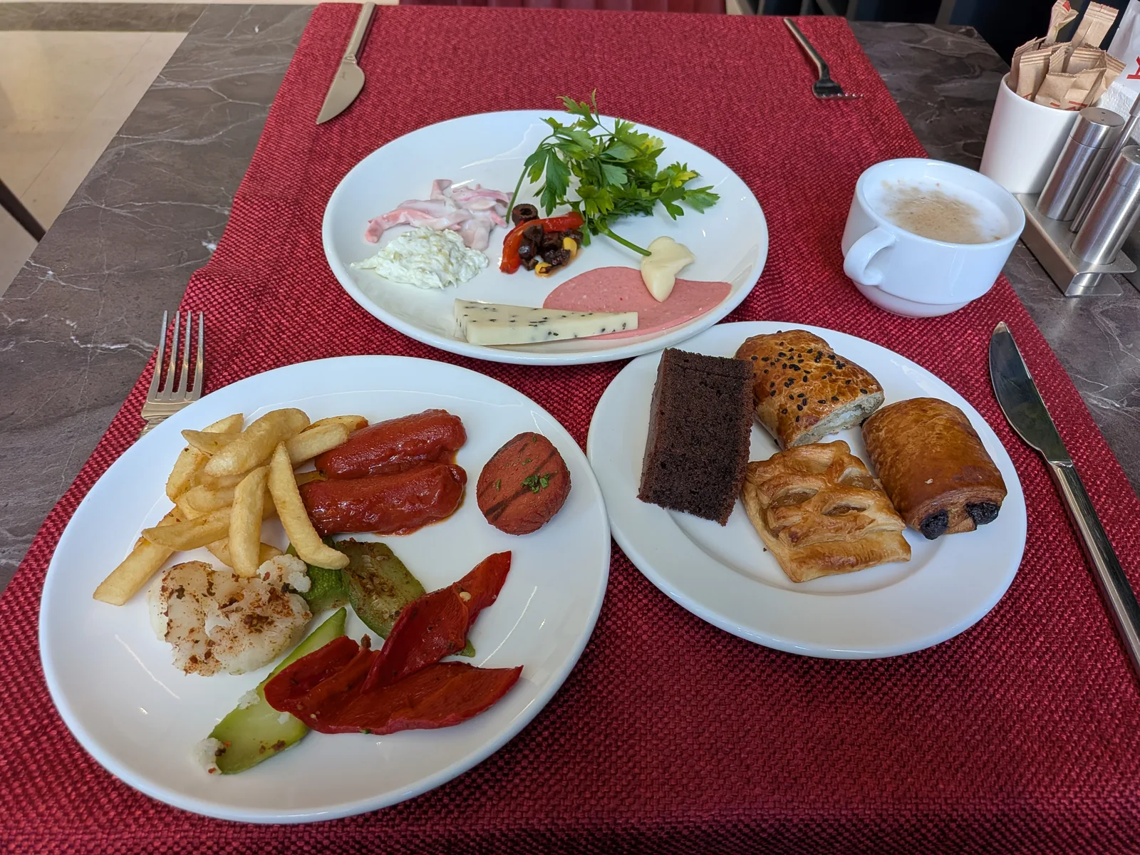 夕食ブッフェの品々