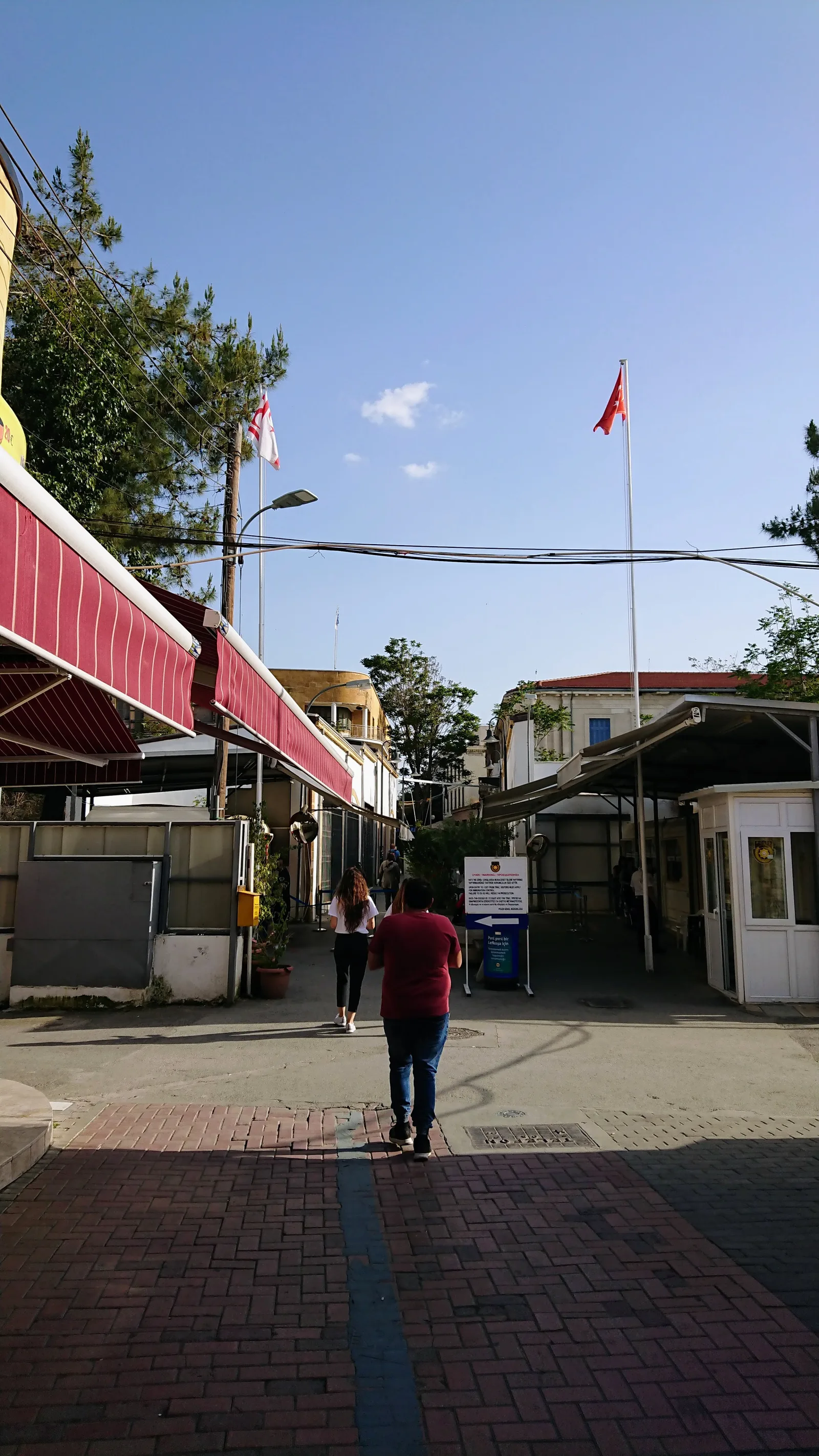 帰路の国境検問所